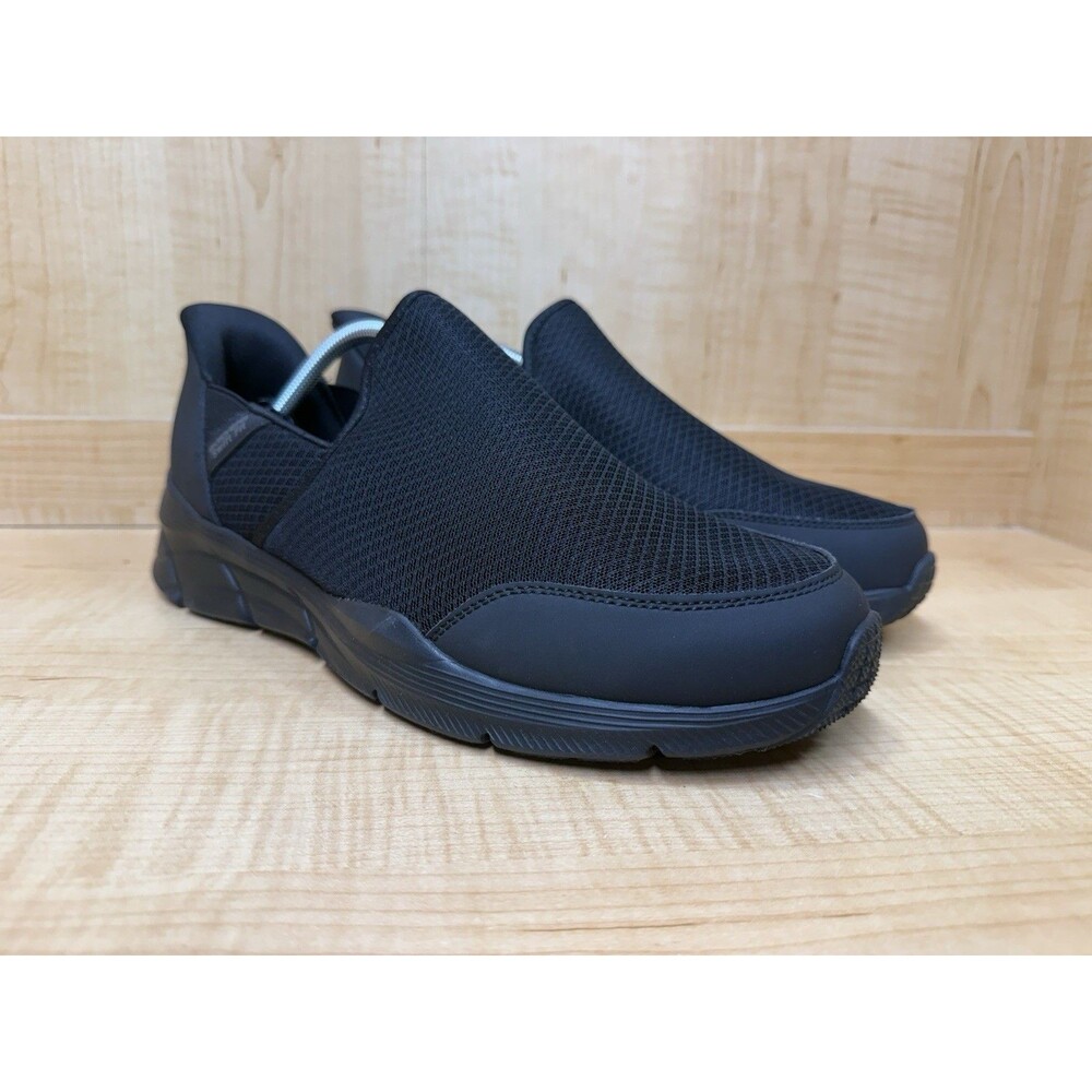 Skechers Swift Fit Slip On Shoes (Men's 11) Black  Hands Free Memory Foam